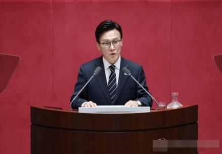 김민석 민주당 대표 국회 연설… “격차 사회 넘어 품격 사회로”