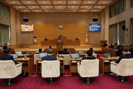 신안군의회 제338회 정례회 폐회…결산·조례안 등 7건 처리