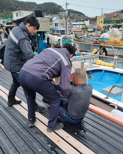 통영해경, 통영시 욕지항 내 익수자 구조