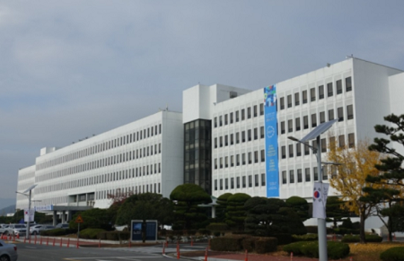 경남도, 해양수산부와 ‘맞손’... “진해 신항 중심 스마트 메가포트 구축, 조기 착공” 순항