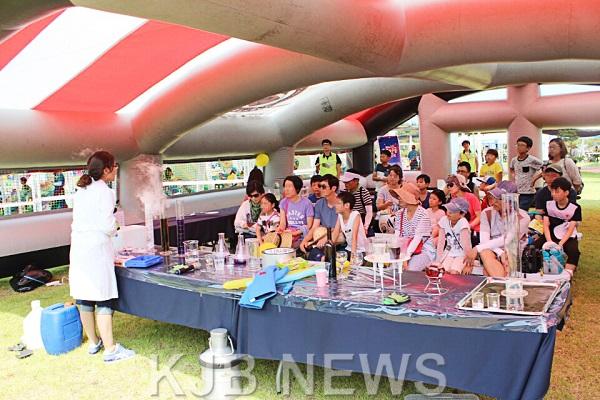 축제장스케치1.jpg