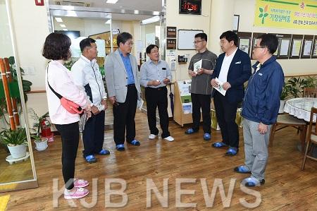 2017 05 24~26 기획복지위원회 시설비교견학 (10).JPG