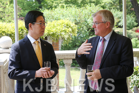 0501_도지사-주한영국_캐나다대사_접견_03.png