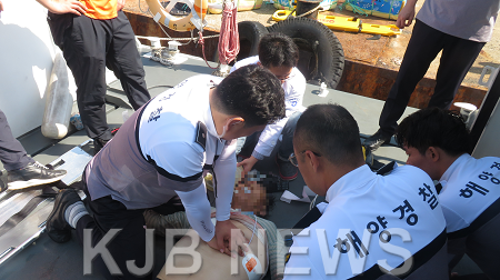 전남 신안군 흑산면 소장도 인근 해상에서 어선끼리 충돌해 선장 1명이 사망했다. (2).png