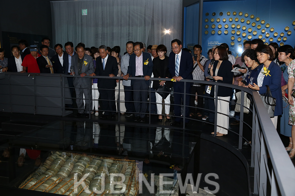 11-국립해양유물전시관 해남청자 전시회 JR9A3839.png