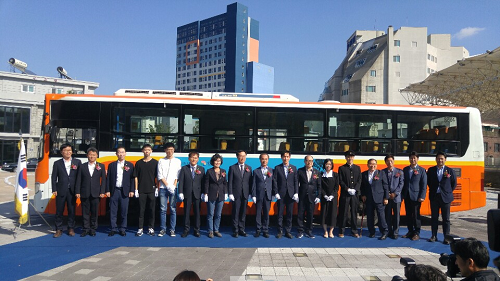 191014부마민주항쟁상징버스운행제막식(3).png