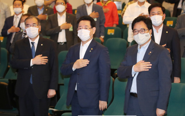 사진 newsis.PNG